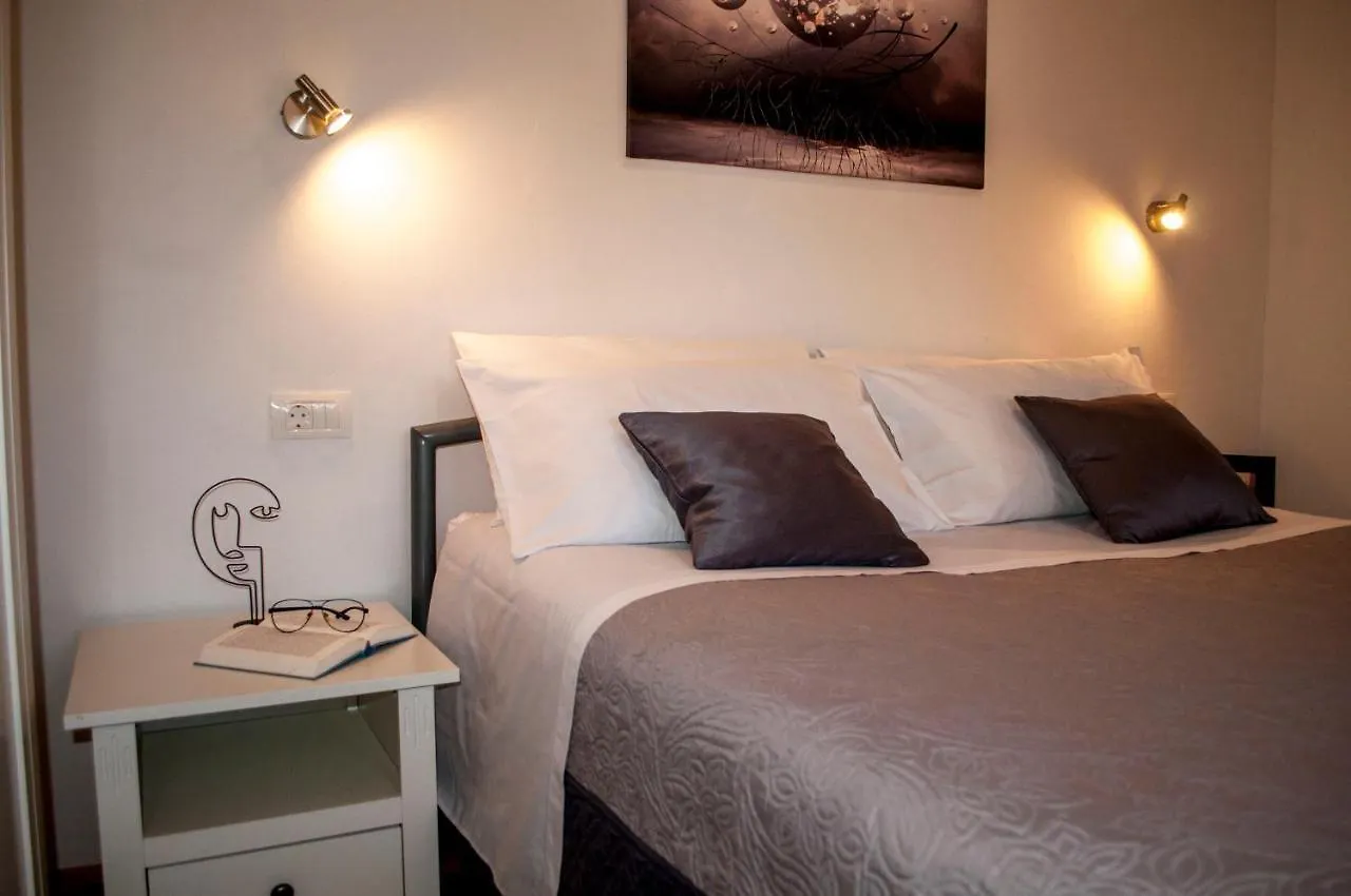 Apartment Rosa 2 Ровинь 0*,